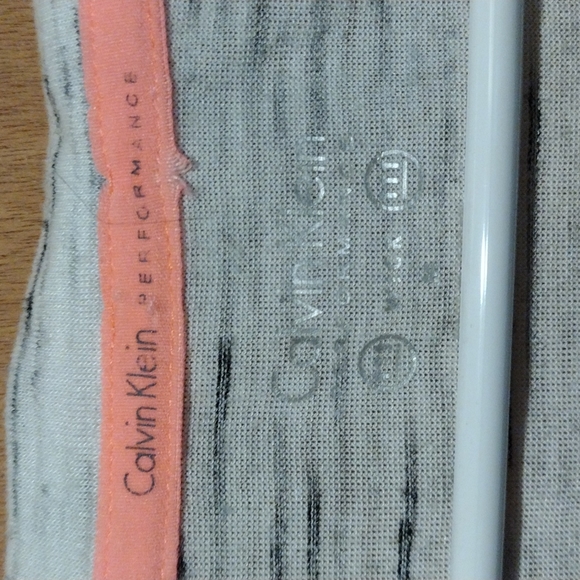 Calvin Klein Performance Top T-Shirt Gray White Wrap Size M Wicking - Picture 2 of 5